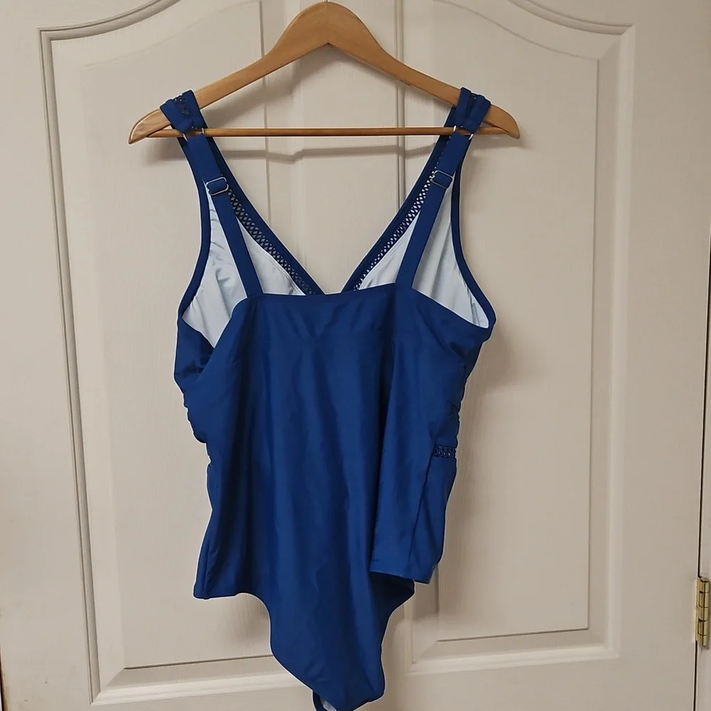NWT Cupshe Plus Size Swimsuit - Picture 3 of 5